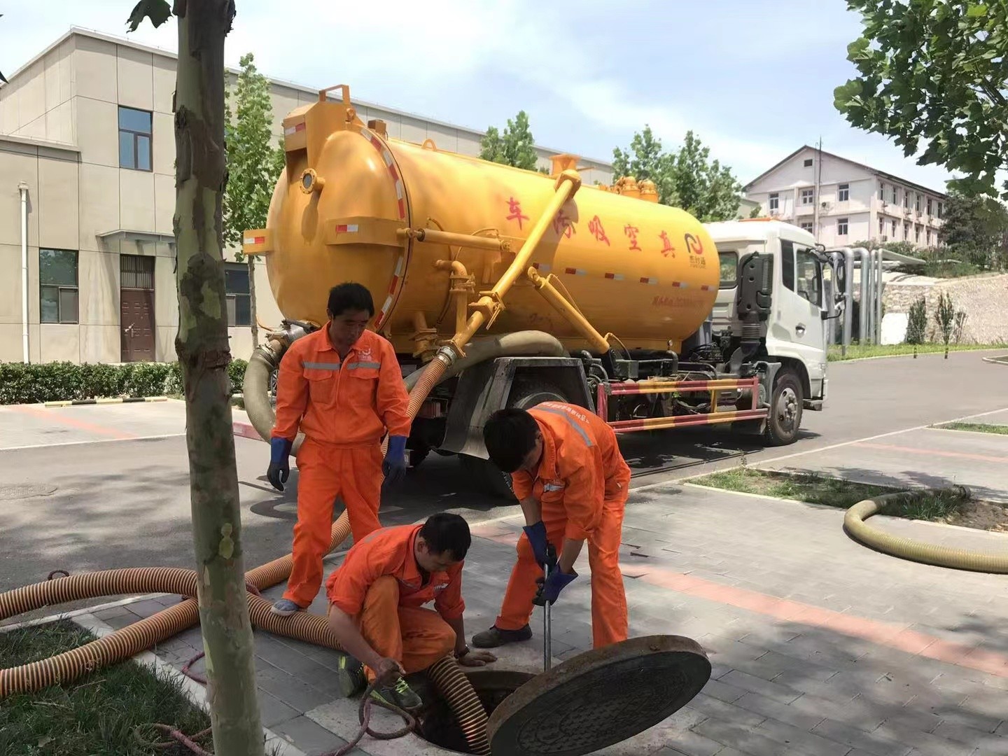 井陉化粪池清理与5-8吨吸粪车施工效率分析